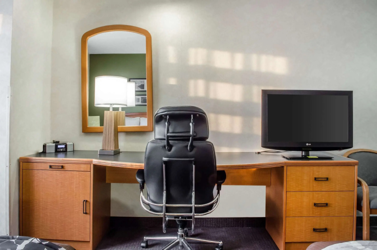 Sleep Inn & Suites Bensalem