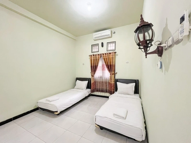 Standard Quadruple Family room