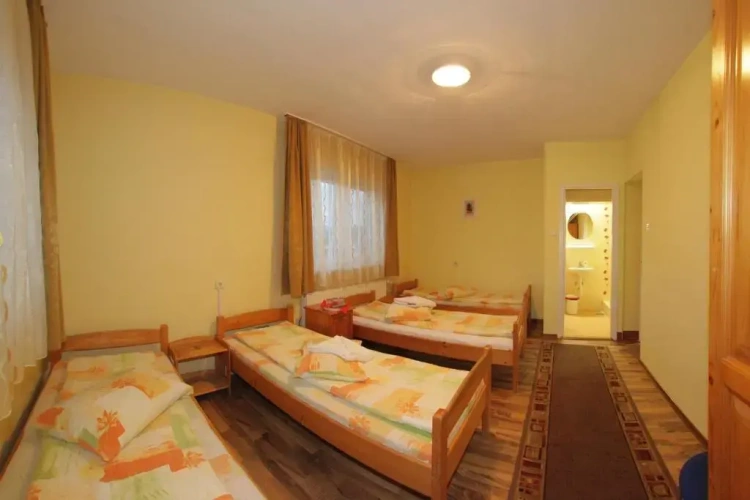 Classic Quadruple room