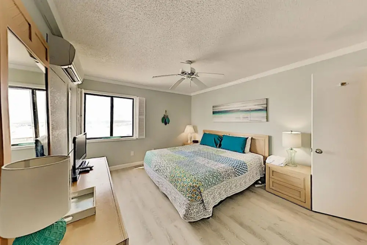 12iapabe 2 Bedroom Condo