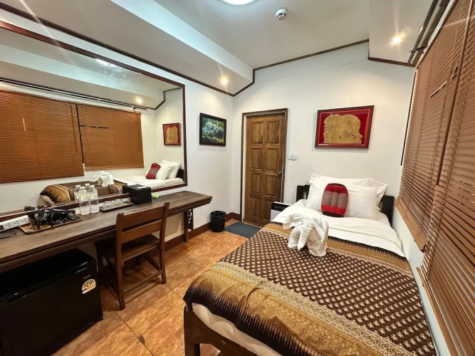 Standard Single room