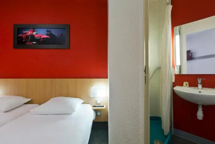 Standard Twin room