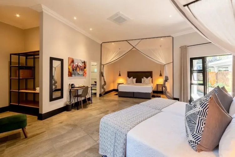 Nkosi Guest Lodge