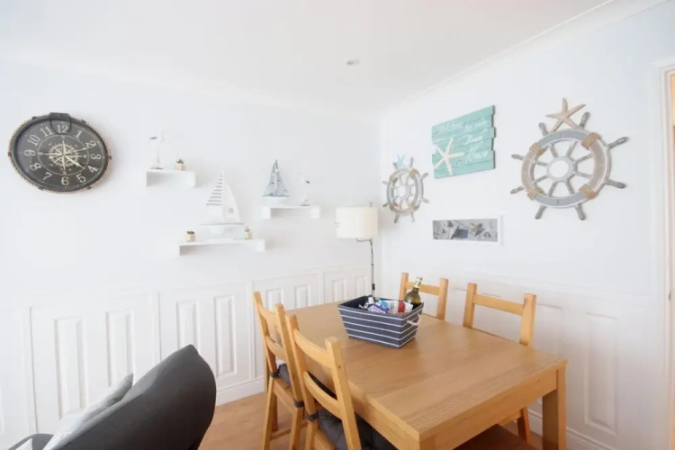 43B Medmerry Park 2 Bedroom Chalet