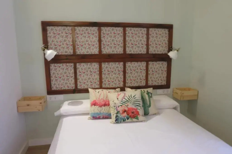 LA MOMA Apartments & Room