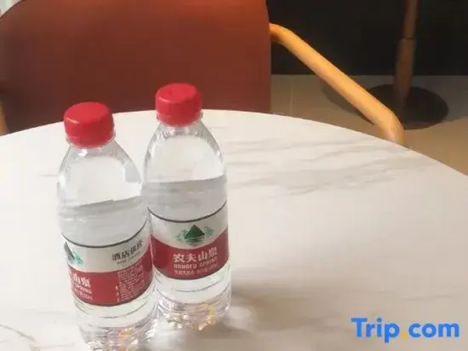 Understand Li .Hotel
