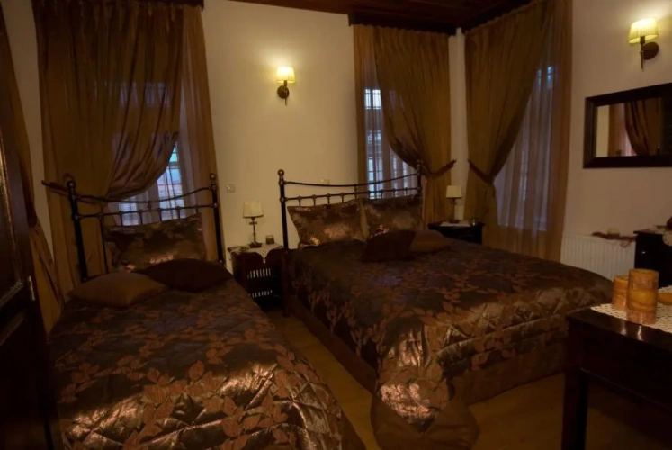 Standard Triple room