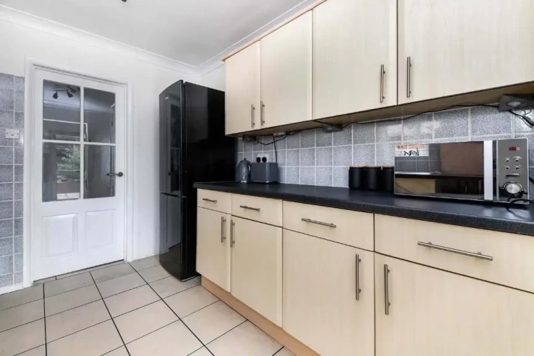 3 Bedrooms Cottage