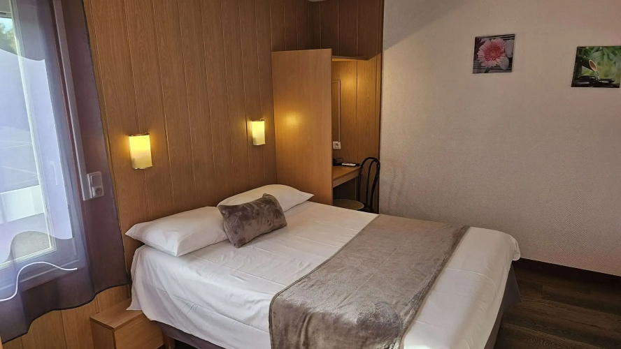 Brit Hotel Essentiel Pau Lescar
