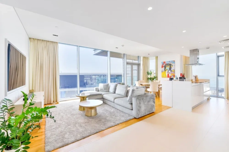 2 Bedrooms Luxury Apartment with balcony and with sea view