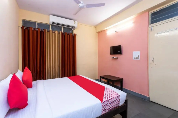 OYO Flagship 28062 Kamla Shree
