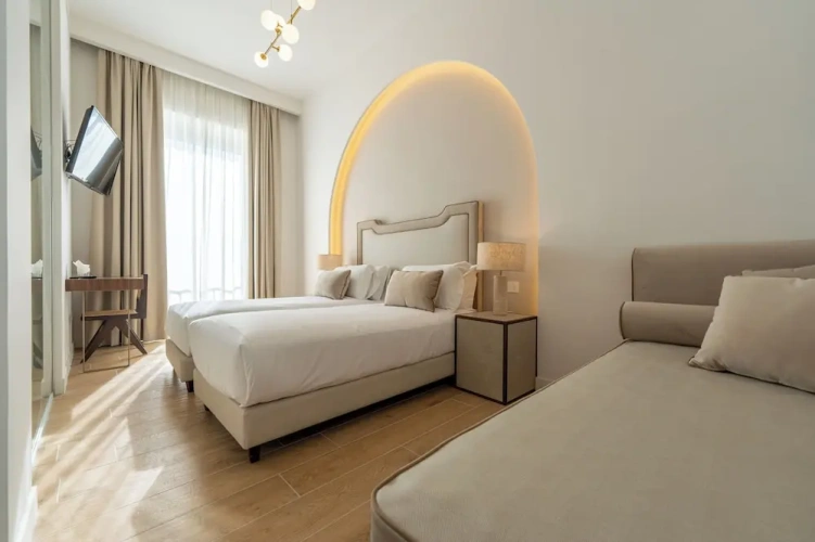 Standard Double room with city view
