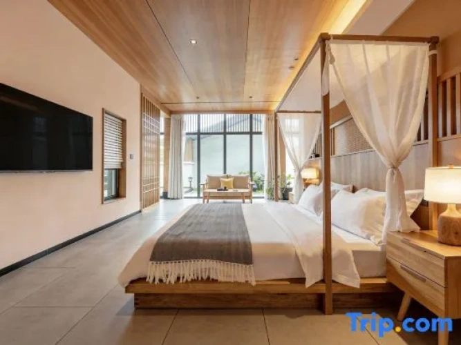 Standard Double room with courtyard view