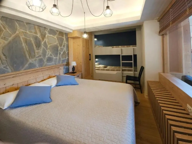 Deluxe Family Suite