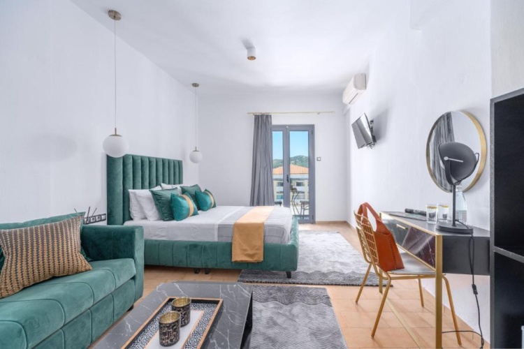 Deluxe Suite