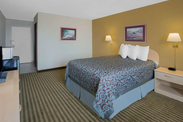 Days Inn by Wyndham Princeton