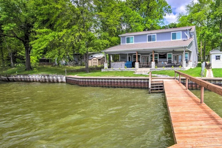 4 Bedrooms Cottage