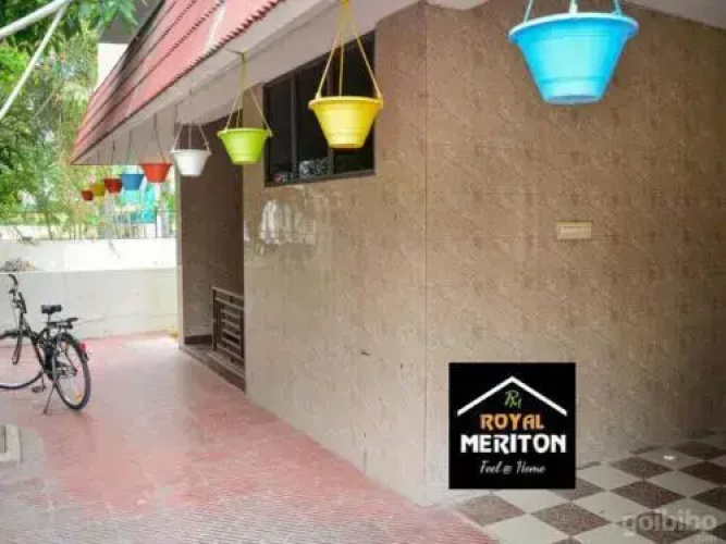 Royal Meriton Hostel