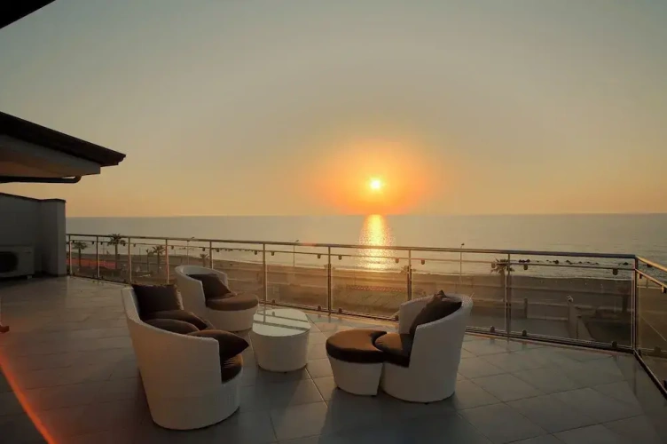 1 Bedroom Deluxe Apartment with sea view