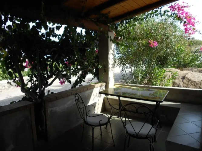 1 Bedroom Apartment with garden view