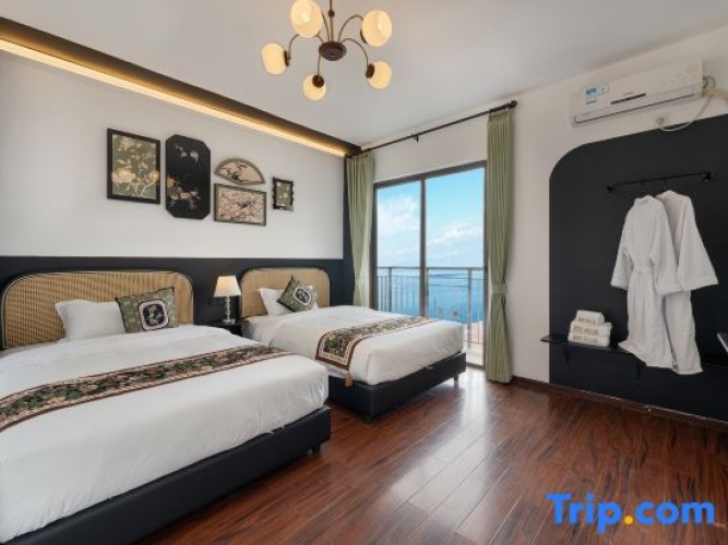 4 Bedrooms Villa with sea view