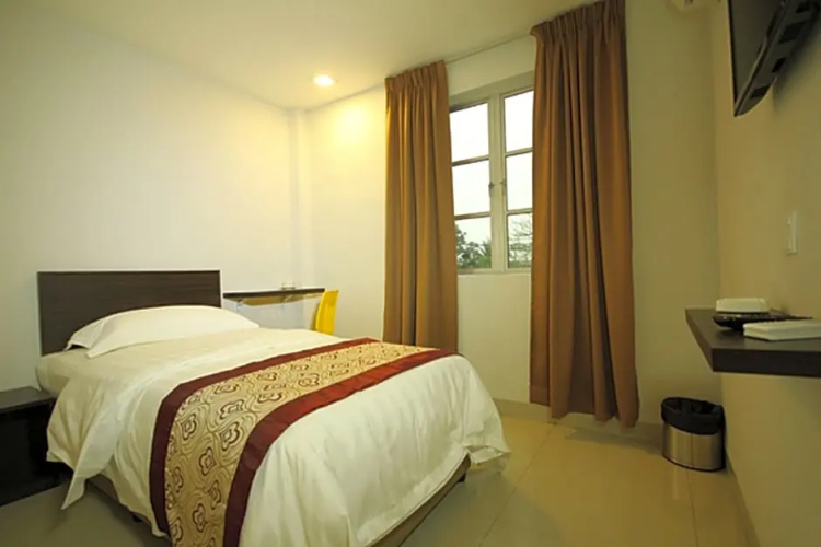 Starway Hotel