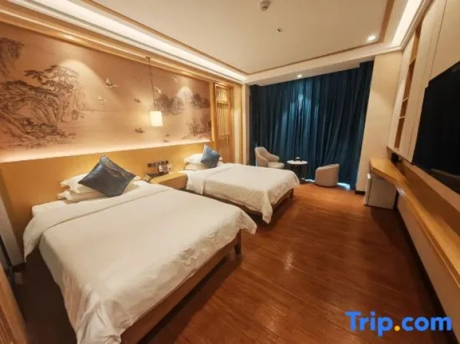 Luxury Twin Family room