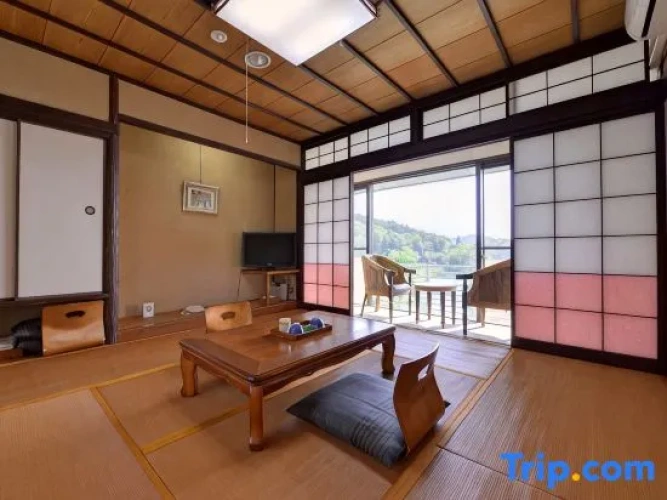 Standard room with lake view