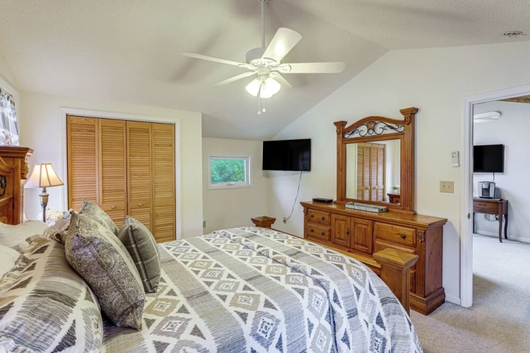 4 Bedrooms Cottage