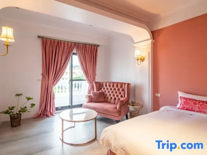 Standard room with mountain view