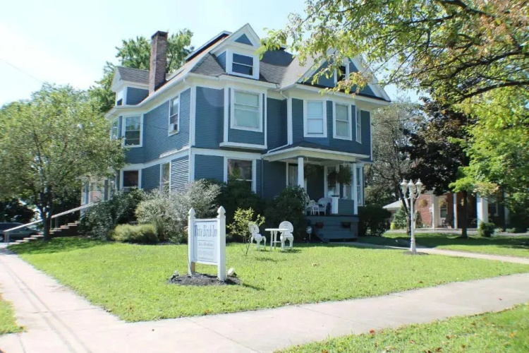 The White Birch Inn & Annex