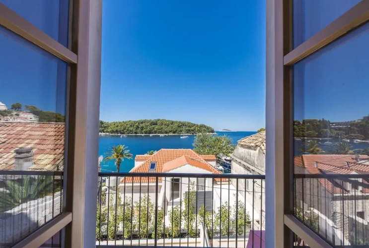 Apartment with balcony
