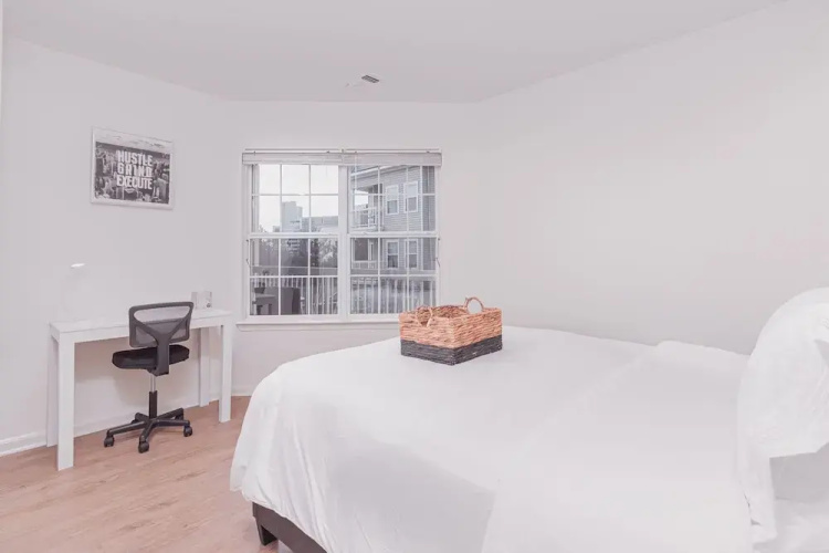 VA - Avalon - Apt 302