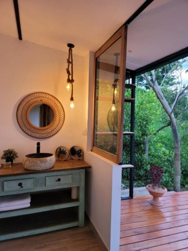 Suite with lake view