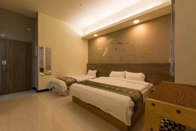 Standard Triple room