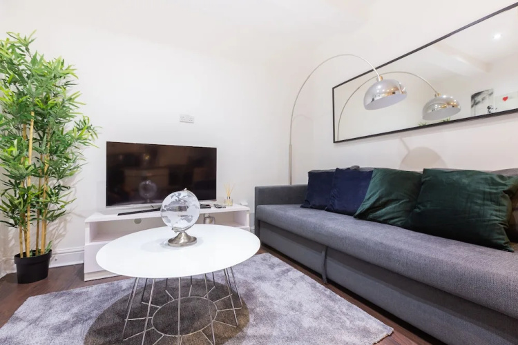 Chic Three Bed Shoreditch Gem Sleeps 8 A2