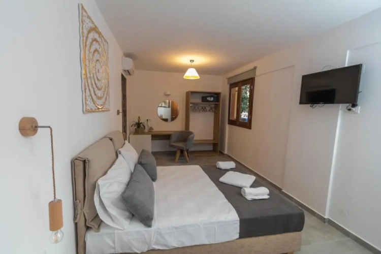 Standard Triple Basement room