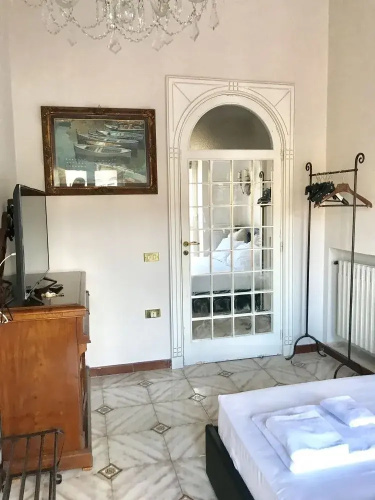 Gramsci Apartments