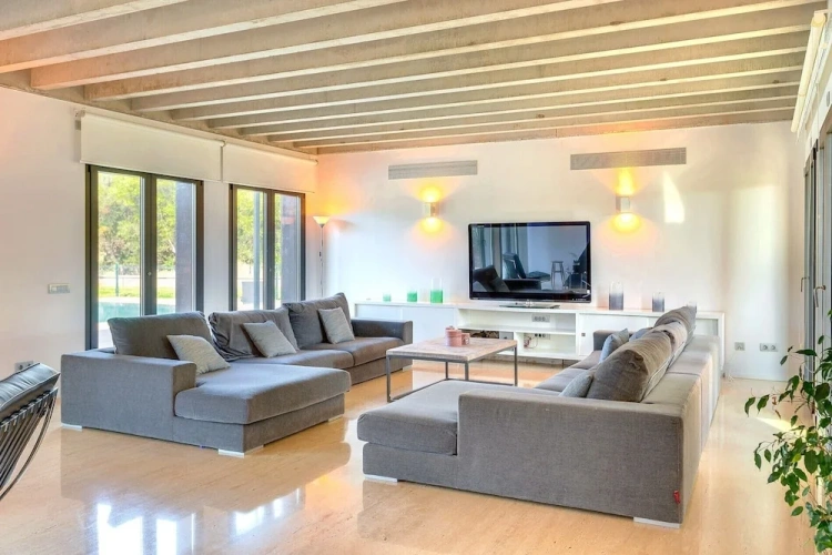 5 Bedrooms Villa with balcony