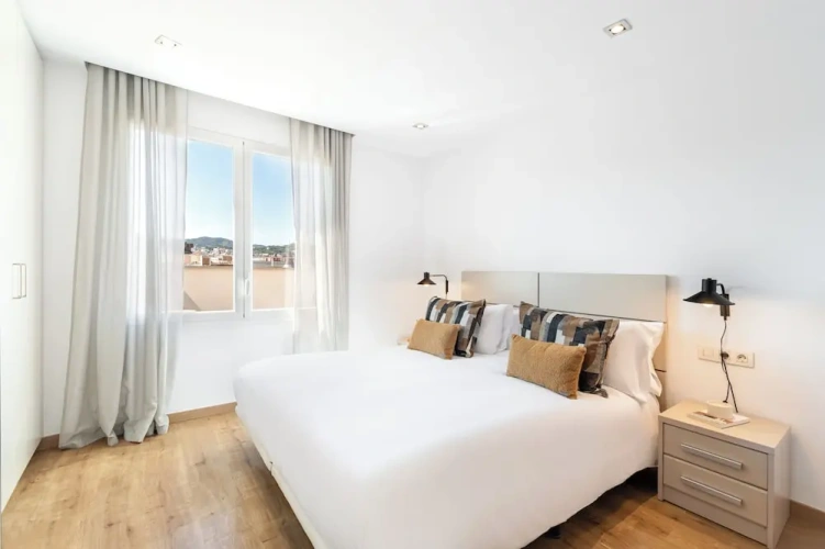2 Bedrooms Standard Penthouse room with city view
