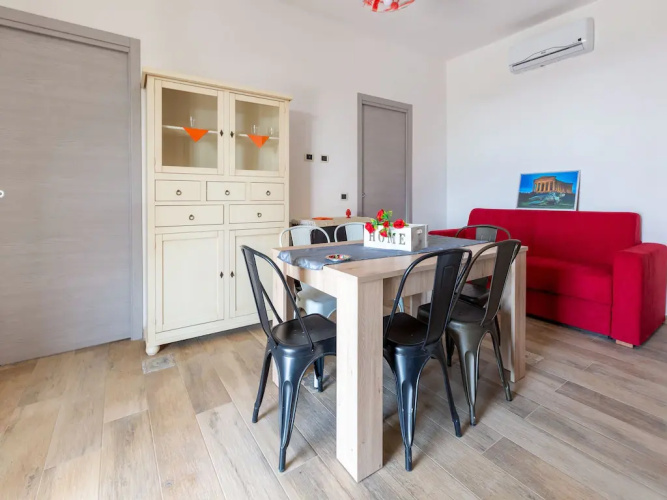 Attractive Apartment in Realmonte with Shared Swimming Pool