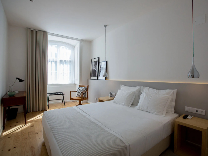 The 8 Downtown Suites