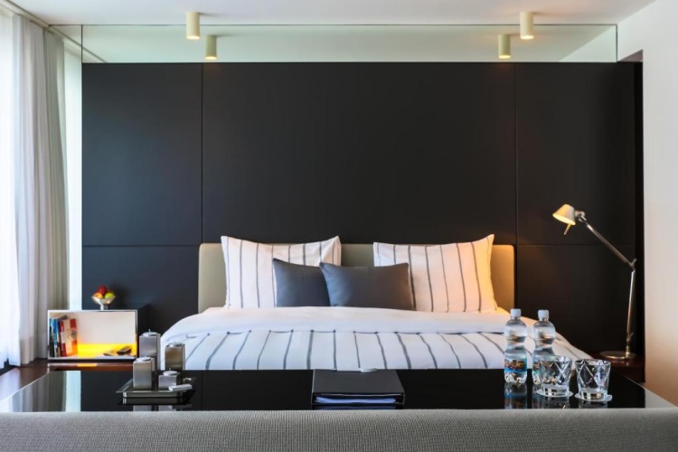 Standard Double room with lake view