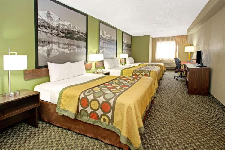 Sextuple room