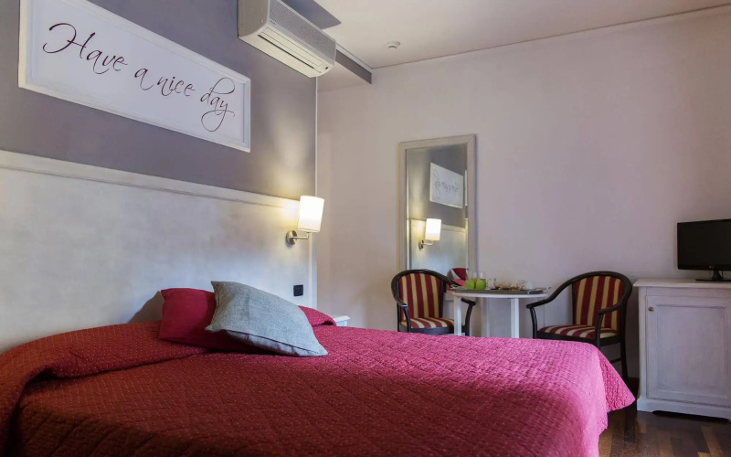 Inn Rome Rooms & Suites