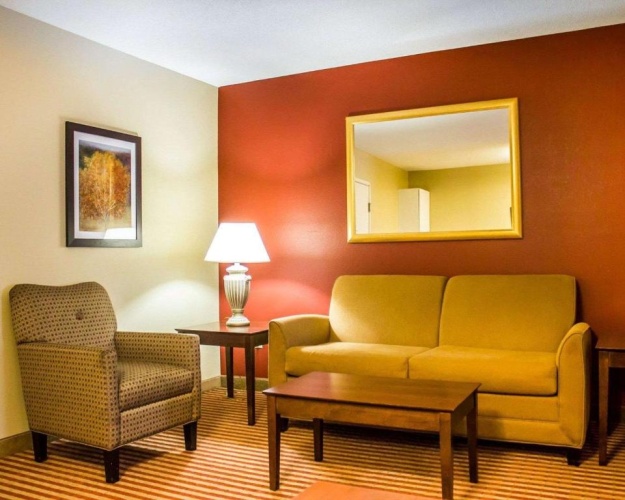 Standard Quadruple Suite
