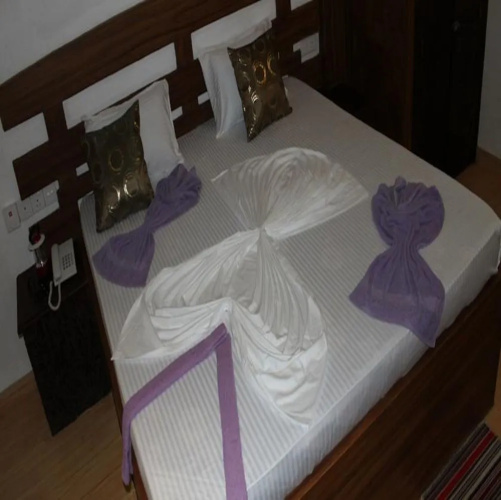 Maple Leaf Hotel