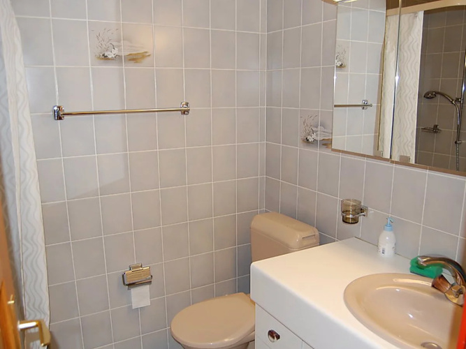 Ambassador I Apt 7