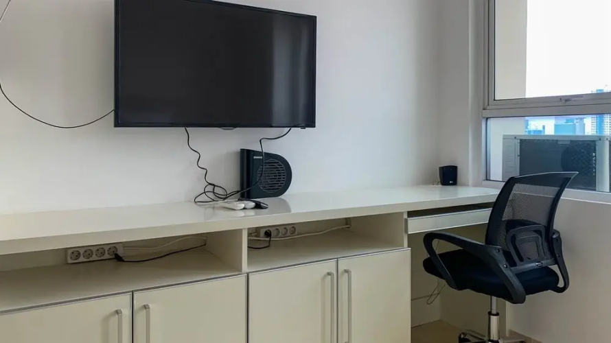 Cozy And Comfort 1Br At Mt Haryono Square Apartment