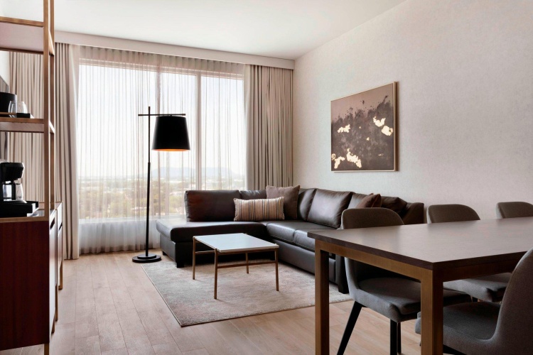Executive Double Club Suite